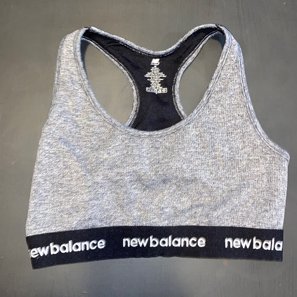 Size medium new balance sports bra